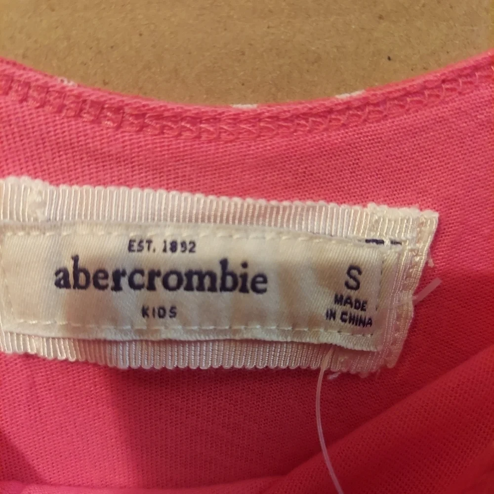 Abercrombie & Fitch Girls Small NWT Coral Mini Dress with White Heart Detail